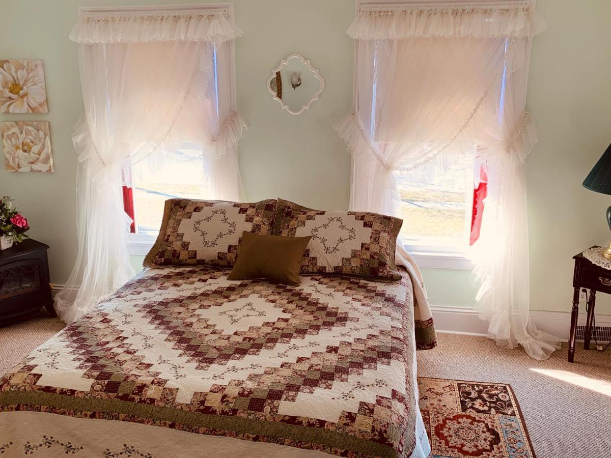 Centennial Inn Bed & Breakfast Conneaut 외부 사진