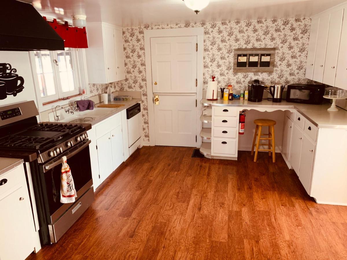 Centennial Inn Bed & Breakfast Conneaut 외부 사진