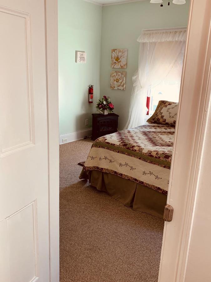 Centennial Inn Bed & Breakfast Conneaut 외부 사진